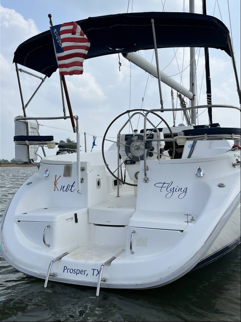 Hunter 29.5 Sailboat Lettering from Travis O, TX