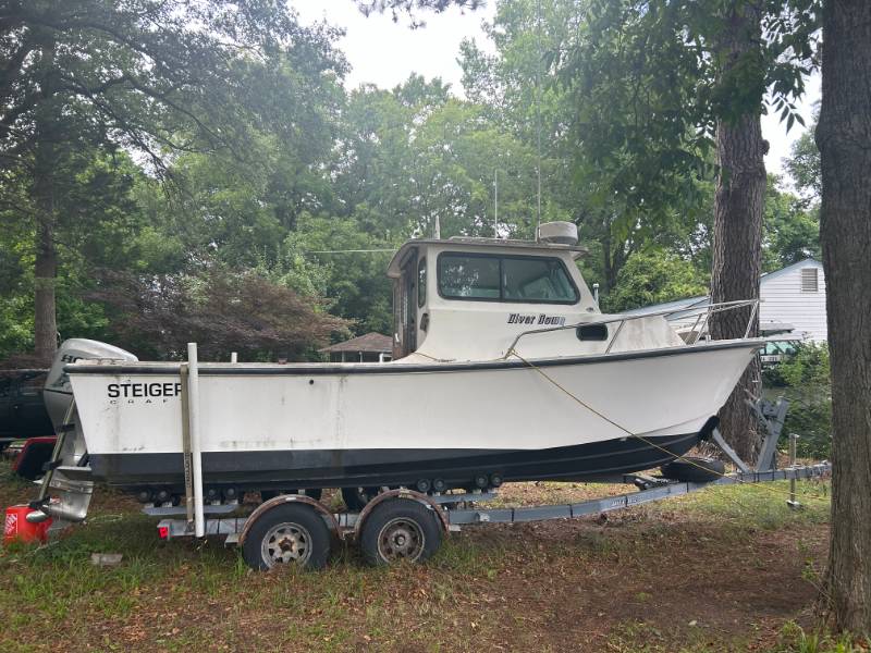 94 Steiger 23’Cheaspeake 23’ Steiger  Lettering from Ray C, VA