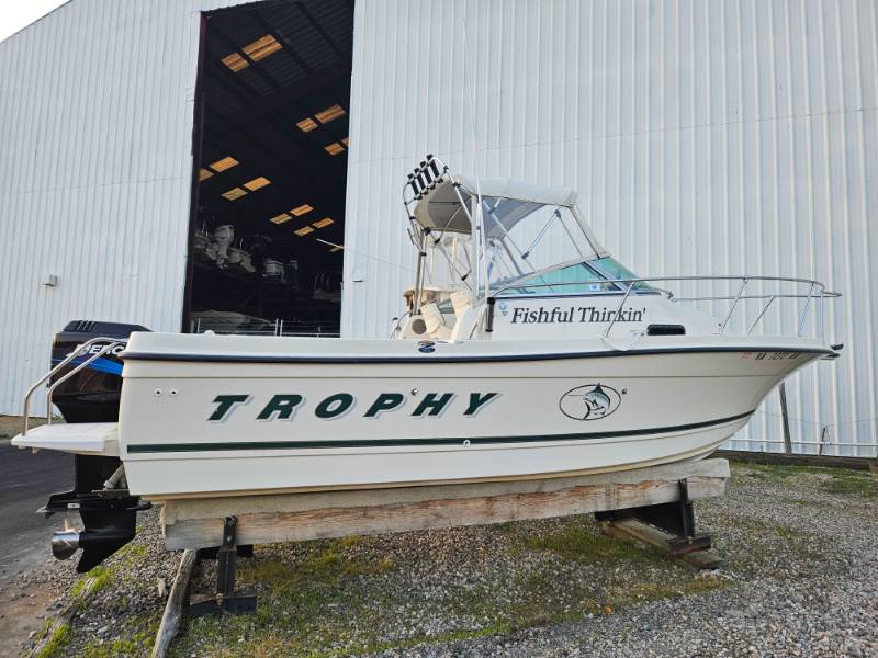 2000 Bayliner Trophy 2052 Boat Lettering from Robert M, VA