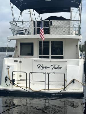 2005 Jefferson Pilothouse Boat transom Lettering from Victor C, FL