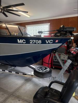 2022 StarCraft fisherman. 4.5 “ lettering.  Boat Lettering from Thomas D, MI