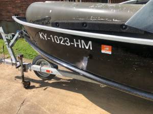 2016 Alumacraft v-hull Boat Lettering from Peter H, KY